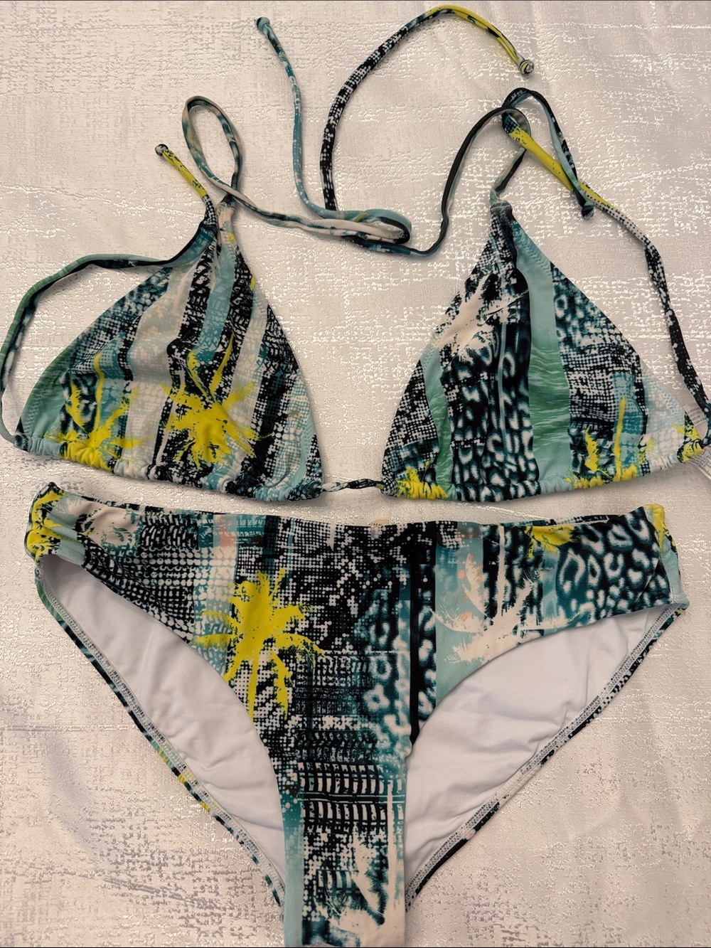 Touché swim  Green & Yellow Printed. Top xl, bottom size large. Condition fair.